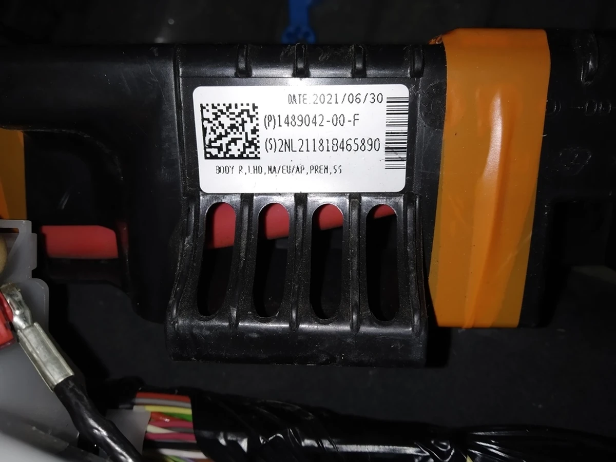 3 Электропроводка салона правая Premium Tesla Model Y 1489042-00-F