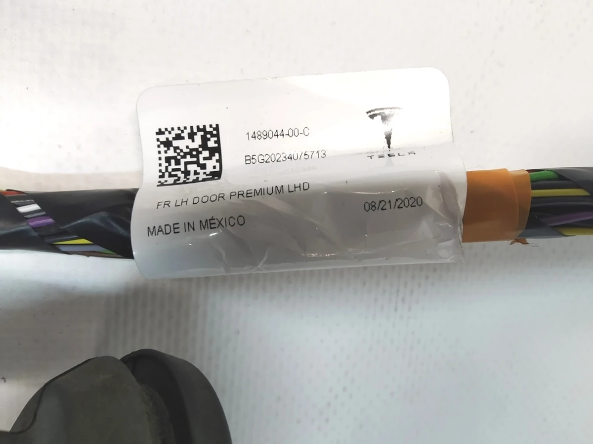 1 Електропроводка дверей передніх лівих Premium Tesla Model Y 1489044-00-E