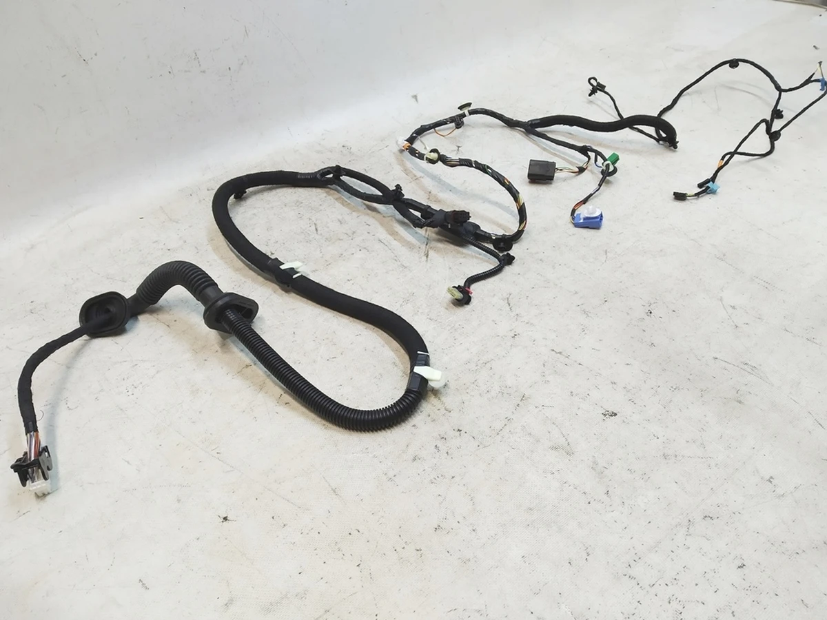 1 Електропроводка дверей передніх лівих Premium Tesla Model Y 1489044-00-E