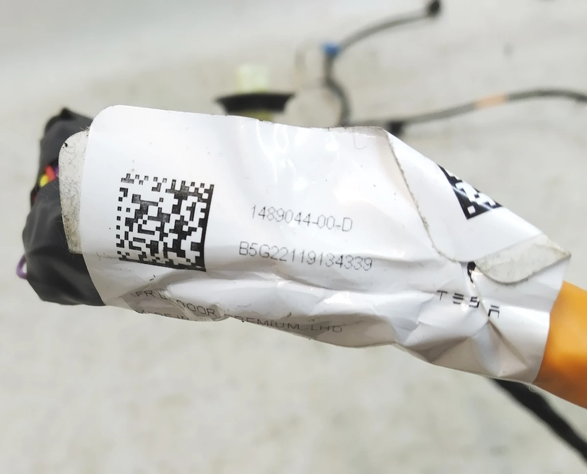 1 Електропроводка дверей передніх лівих Premium Tesla Model Y 1489044-00-E