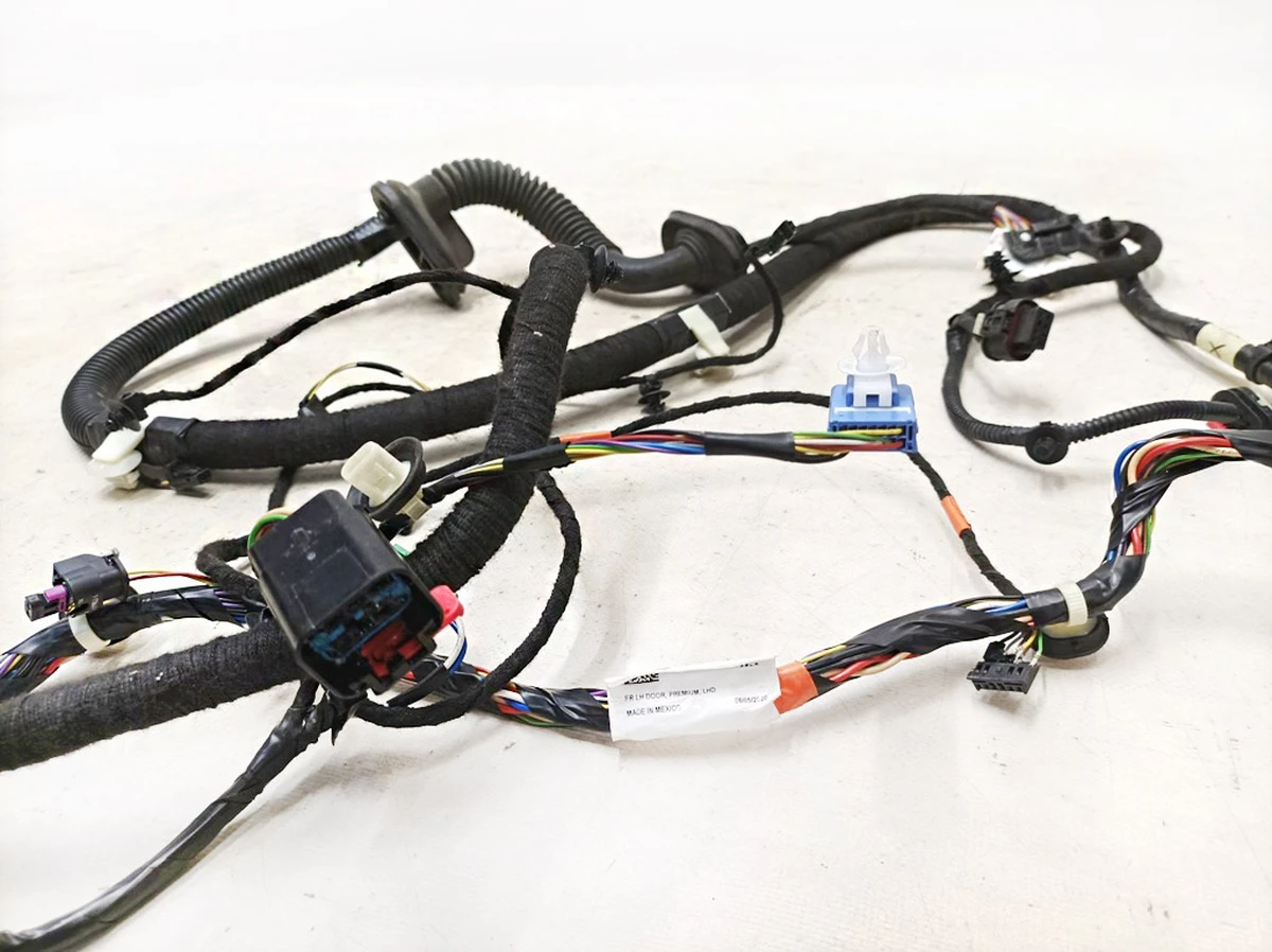 Premium front left front door wiring harness with damage Tesla Model Y 1489044-00-E