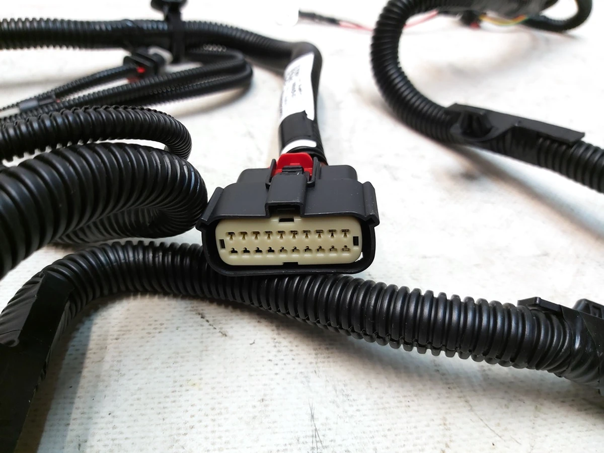 2 Электропроводка бампера переднего (6 парктроников) FSD Tesla Model Y 1489045-00-C