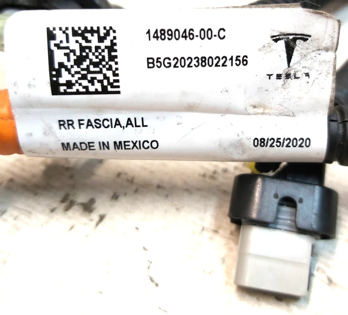 2 Електропроводка бампера заднього (6 парктроніків) Tesla model Y 1489046-00-C