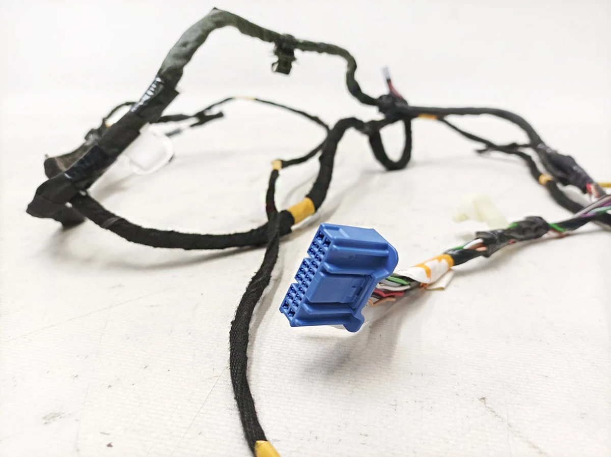 1 Электропроводка потолка Tesla model Y 1489049-00-B