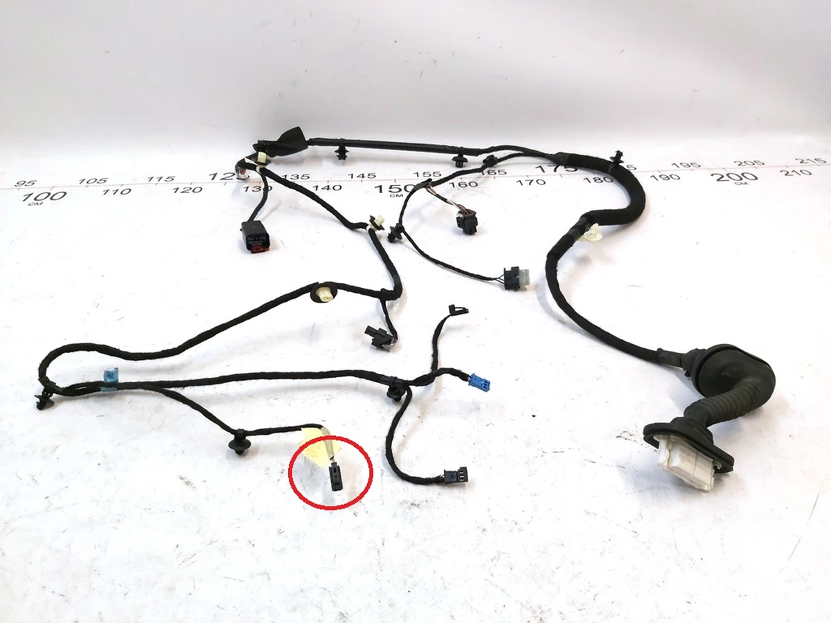 3 Електропроводка дверей задніх лівих з пошкодженням Tesla Model Y 1489053-00-E