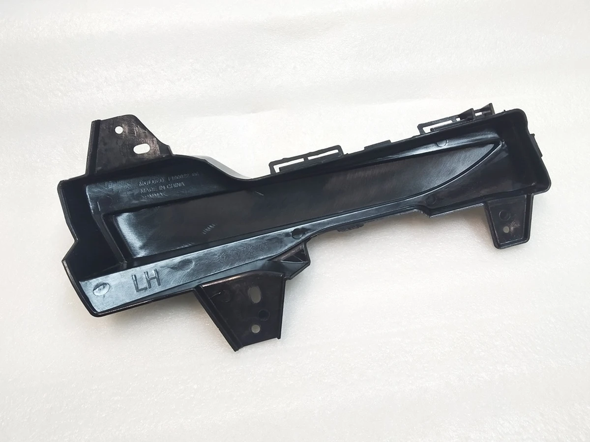 1 Заглушка фары противотуманной левой Tesla Model 3, Model Y 1077389-00-F