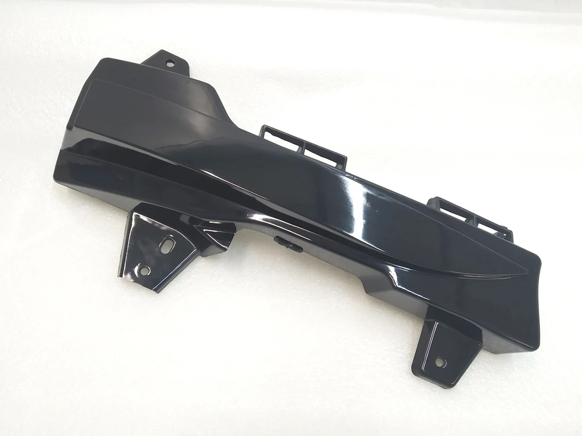 2 Заглушка фары противотуманной правой Tesla Model 3, Model Y 1077390-00-F