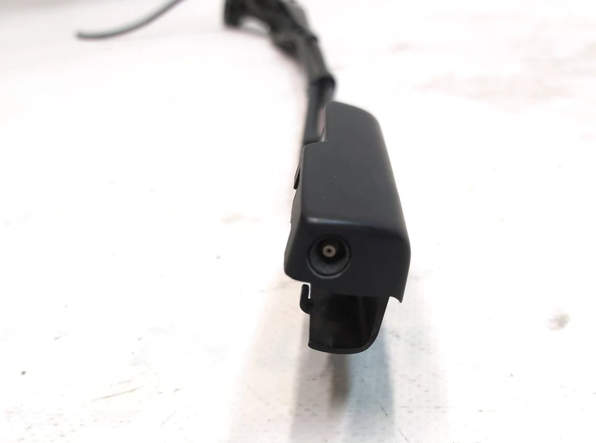 2 Важіль склоочисника лівий з магістраллю та форсункою у зборі Tesla model Y 1490245-00-C