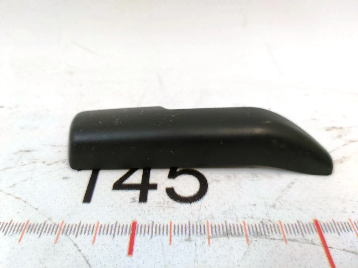 Форсунка важеля склоочисника лівого правого спарена Tesla Model Y 1490249