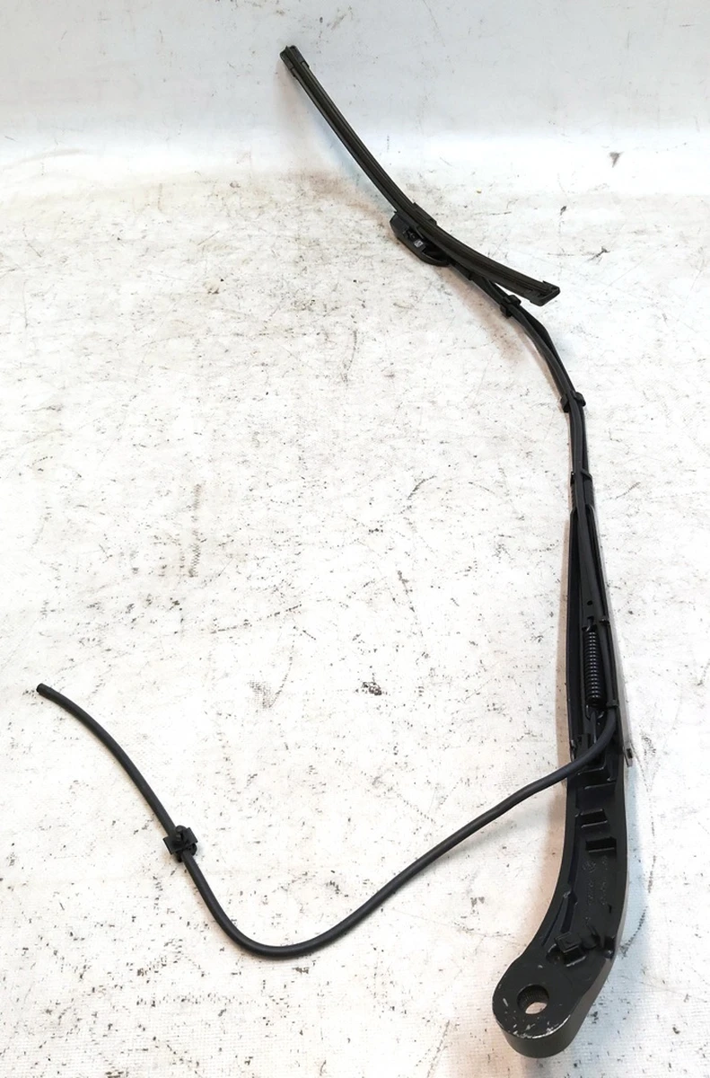 8 Right windshield wiper arm with line, brush and nozzle assembly with damage Tesla model Y 1490248-00-C