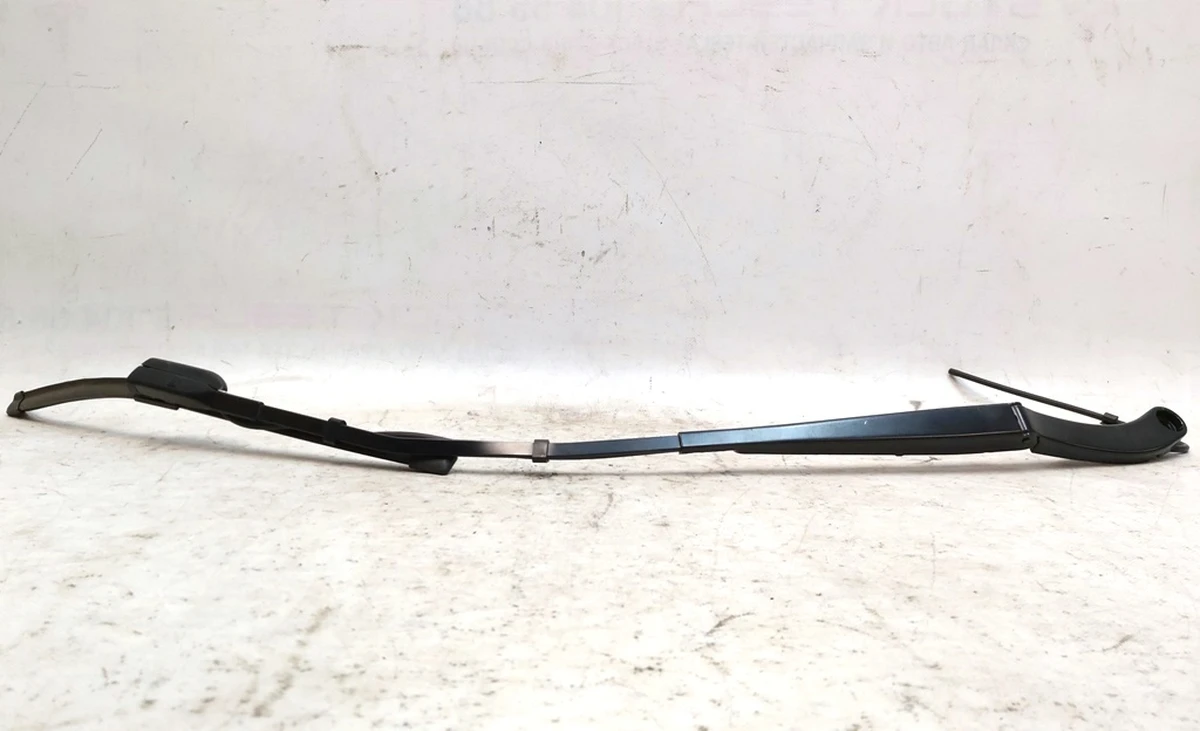8 Right windshield wiper arm with line, brush and nozzle assembly with damage Tesla model Y 1490248-00-C