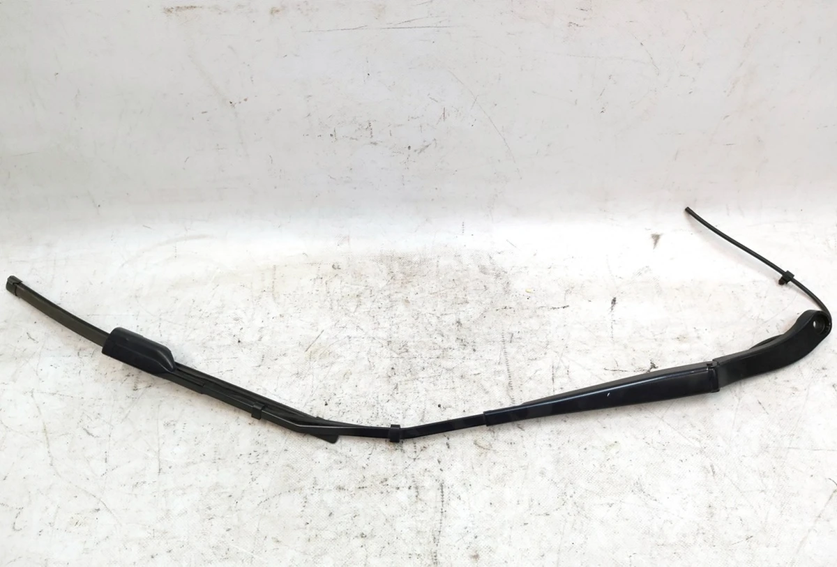 8 Right windshield wiper arm with line, brush and nozzle assembly with damage Tesla model Y 1490248-00-C