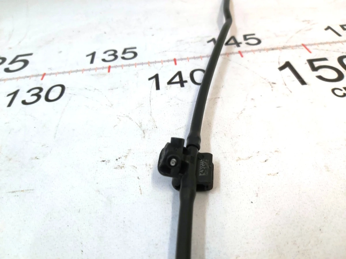 Магістраль омивача лобового скла правого з додатковою форсункою Tesla Model Y 1490249-00-C