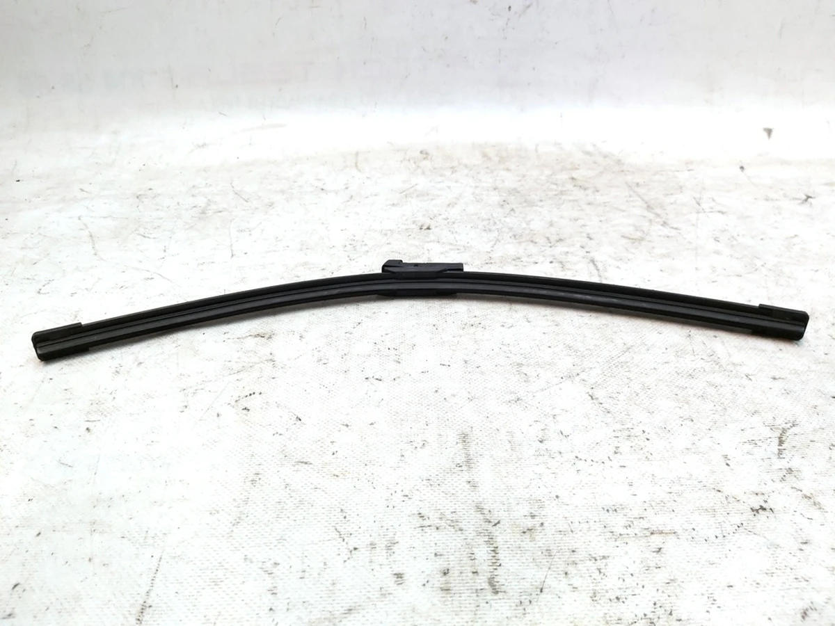 5 Щётка стеклоочистителя (дворника) правого Tesla model Y 1490250-00-A