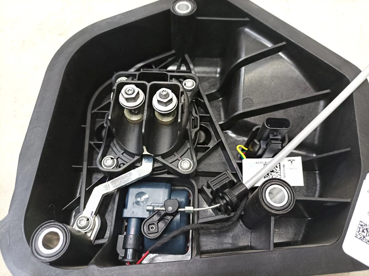 1 REV02 charging port assembly Tesla model 3, model Y 1490374-19-B