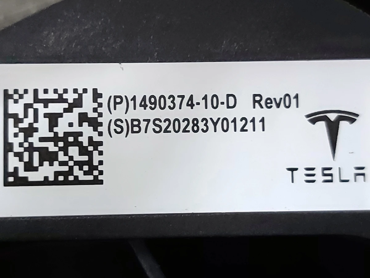 1 Порт зарядки REV01 в сборе Tesla model 3, model Y 1490374-10-B