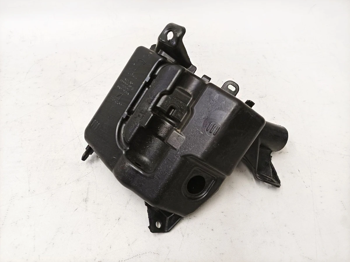 1 WASHER TANK MODEL Y  Tesla model Y 1490400-00-B