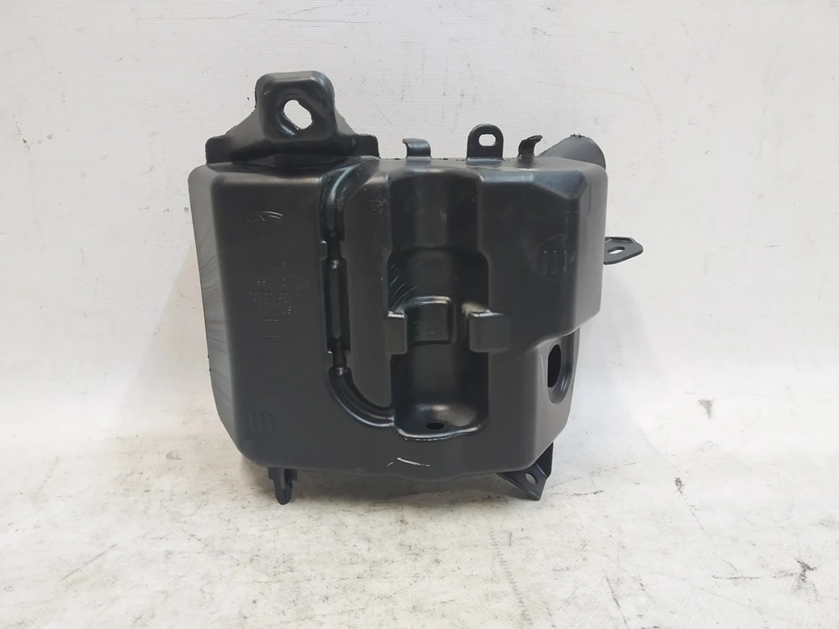 1 WASHER TANK MODEL Y  Tesla model Y 1490412-00-B