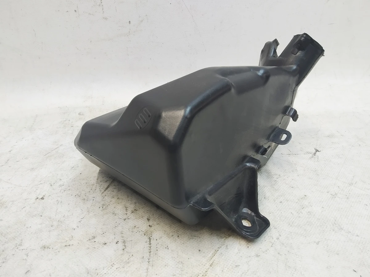 1 WASHER TANK MODEL Y  Tesla model Y 1490412-00-B