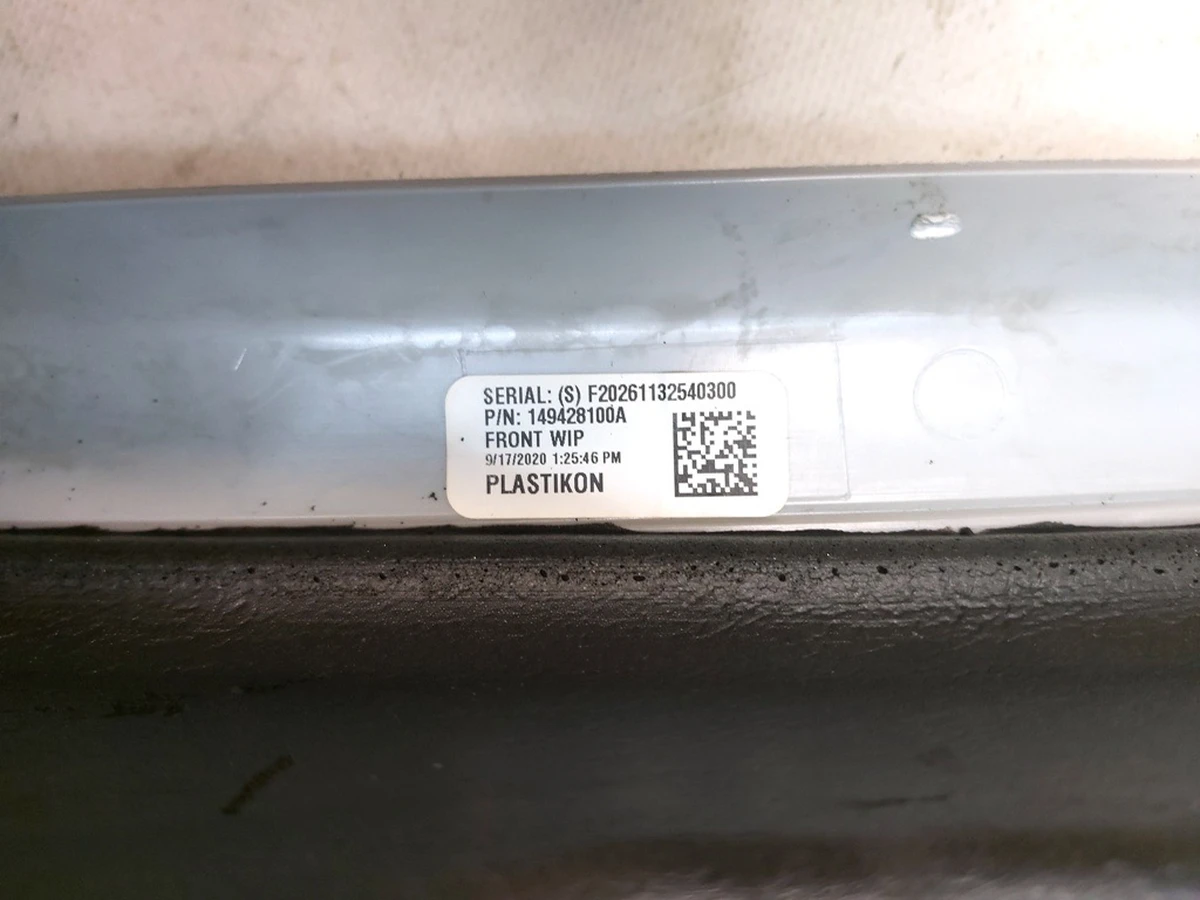 1 FRONT HEADLINER ASSEMBLY Tesla model Y 1593718-40-B