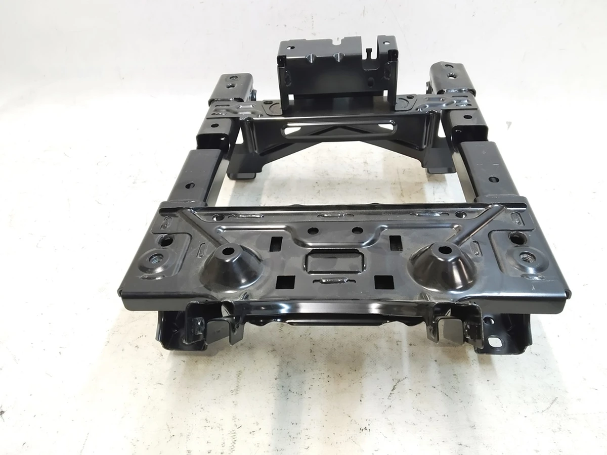 16 Основание (подиум) сиденья 1-го ряда правого Tesla model Y 1490674-98-D