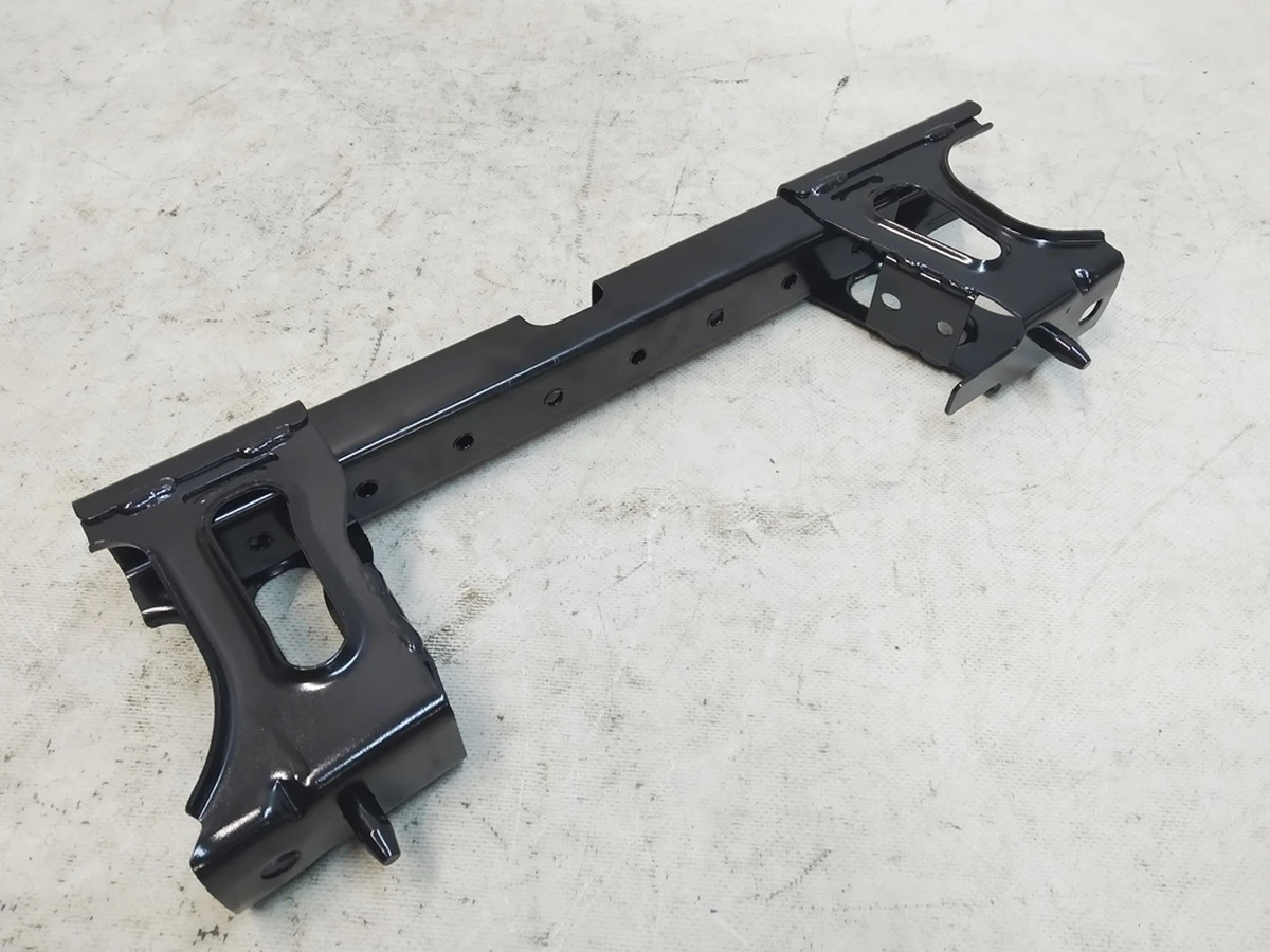 17 Кронштейн крепления сиденья 1-й ряд левый водительскй, правый пасажирский Tesla model Y 1490675-00-D