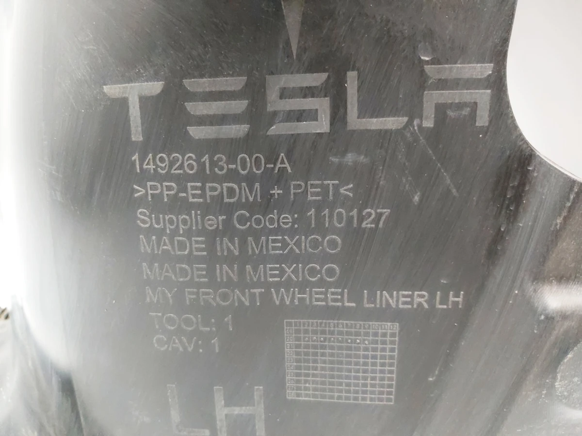 1 Підкрилок передній лівий Tesla Model Y 1492613-00-C