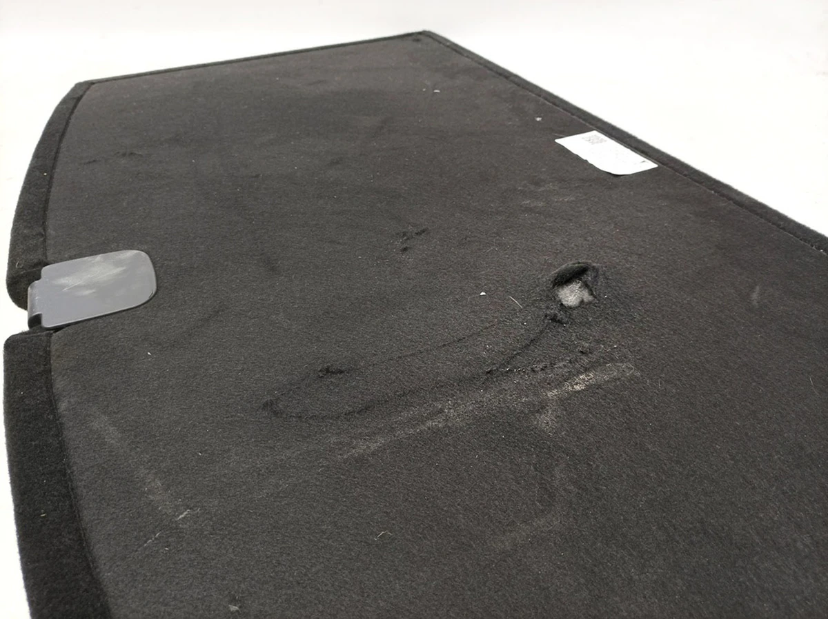 3 Bottom luggage compartment shelf with damage Tesla model Y 1492949-00-A