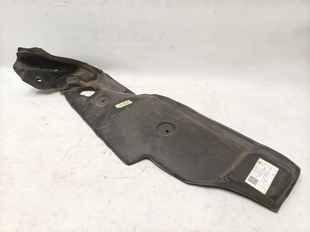 4 C pillar arch insulator left with damage Tesla model Y 1492991-00-B