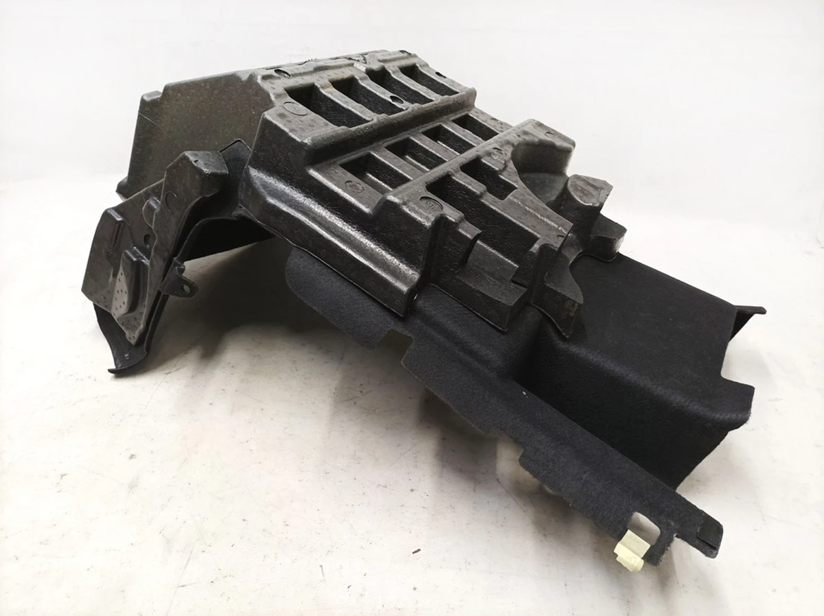 2 Ковровое покрытие салона переднее правое в сборе Tesla Model Y 1493060-95-B