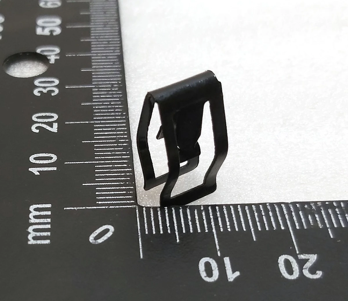 Clip EDGE 6MM 1 5-2 5GRP POM black plastic Tesla model Y 1493061-1493062