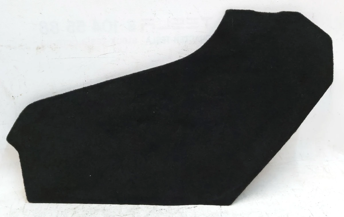 30 Облицювання центральної консолі права передня Tesla model Y 1493062-00-C