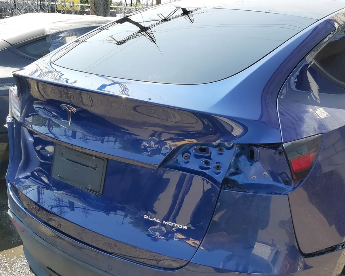 11 Кришка багажника (ляда) PPSB зі склом у частковому зборі Tesla Model Y 1493410-E0-A