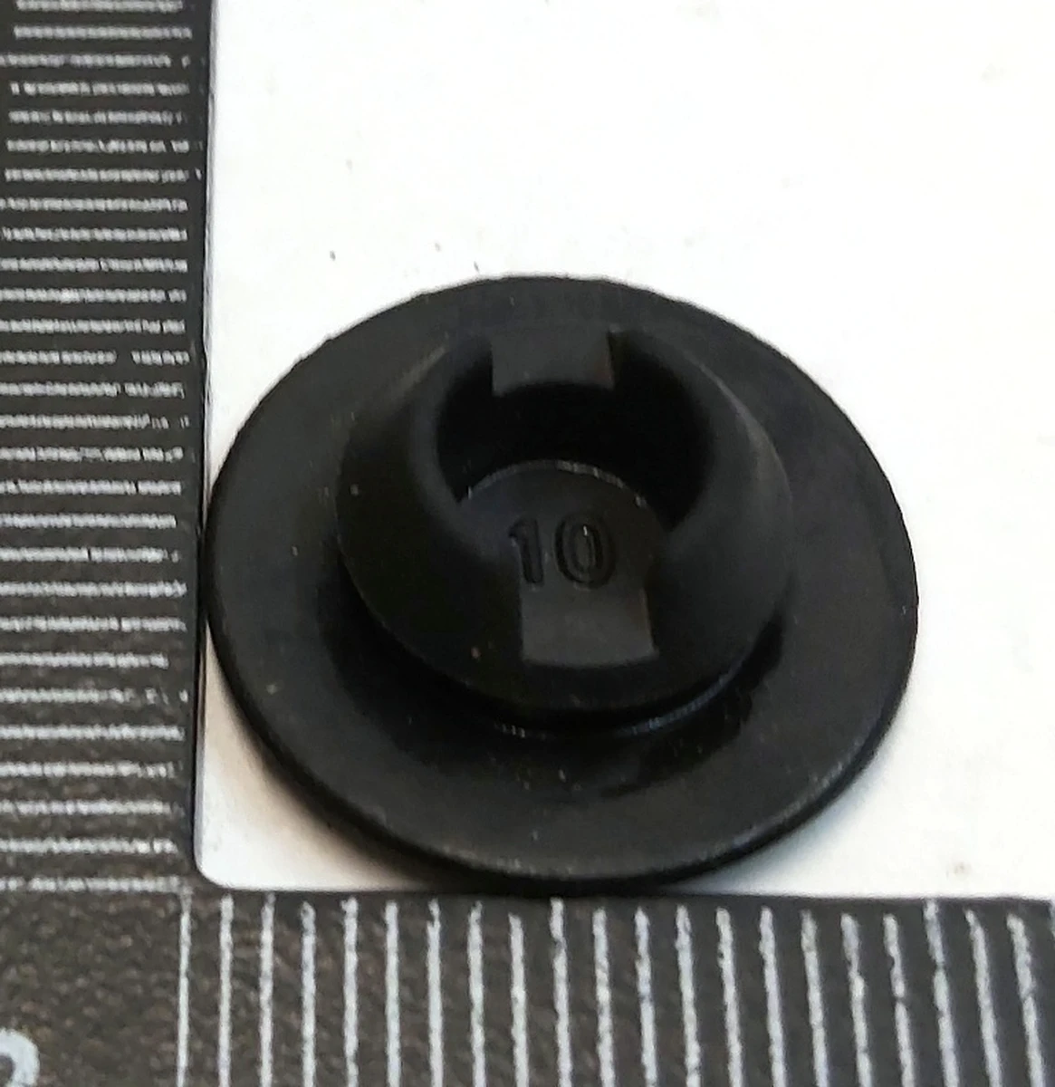 Rubber plug (diameter 10 mm) of the trunk lid Tesla model Y 1493410