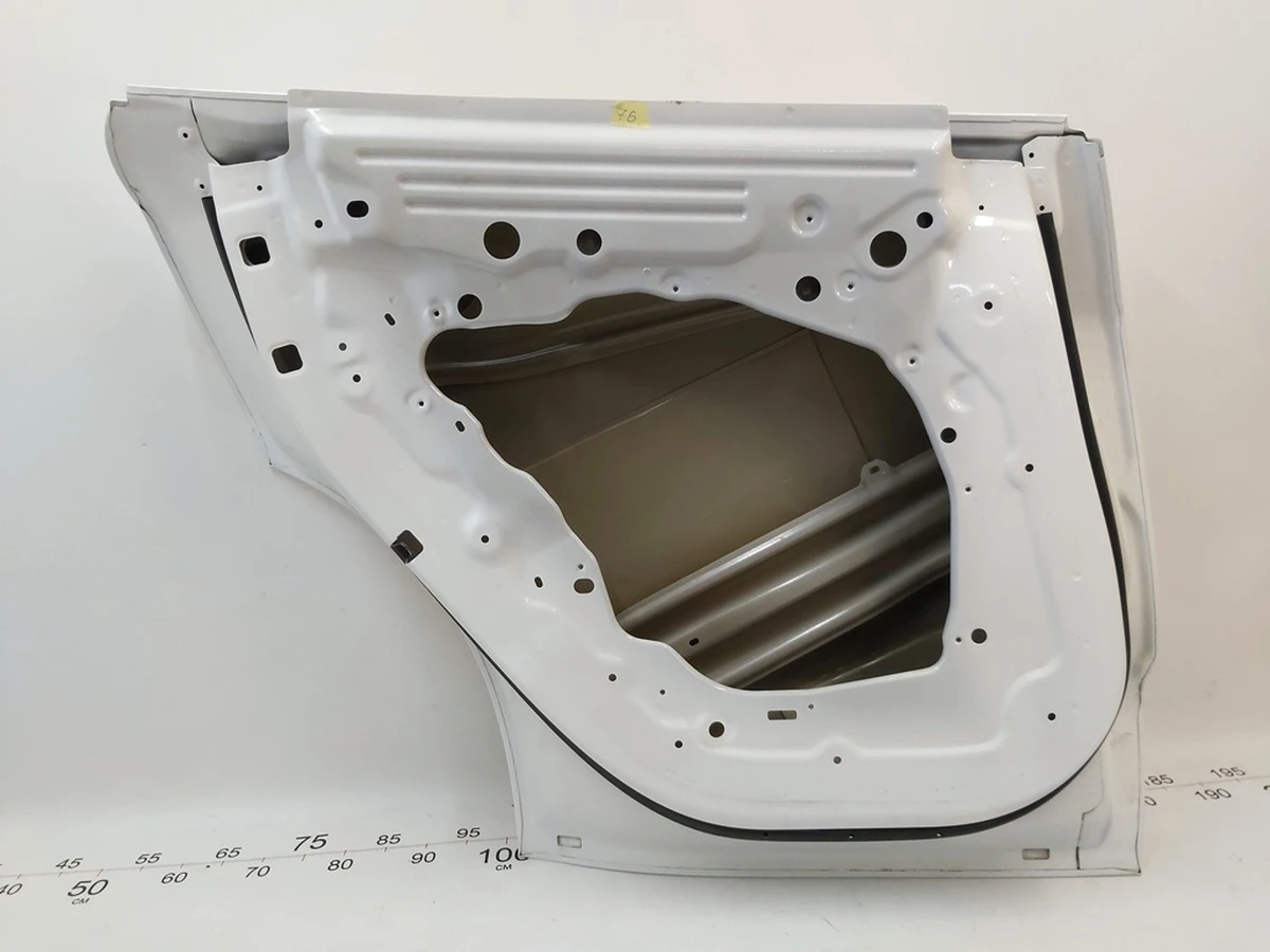 5 REAR DOOR - LEFT HAND SERVICE (metal) PPSW with a seal Tesla Model Y 1493561-11-A