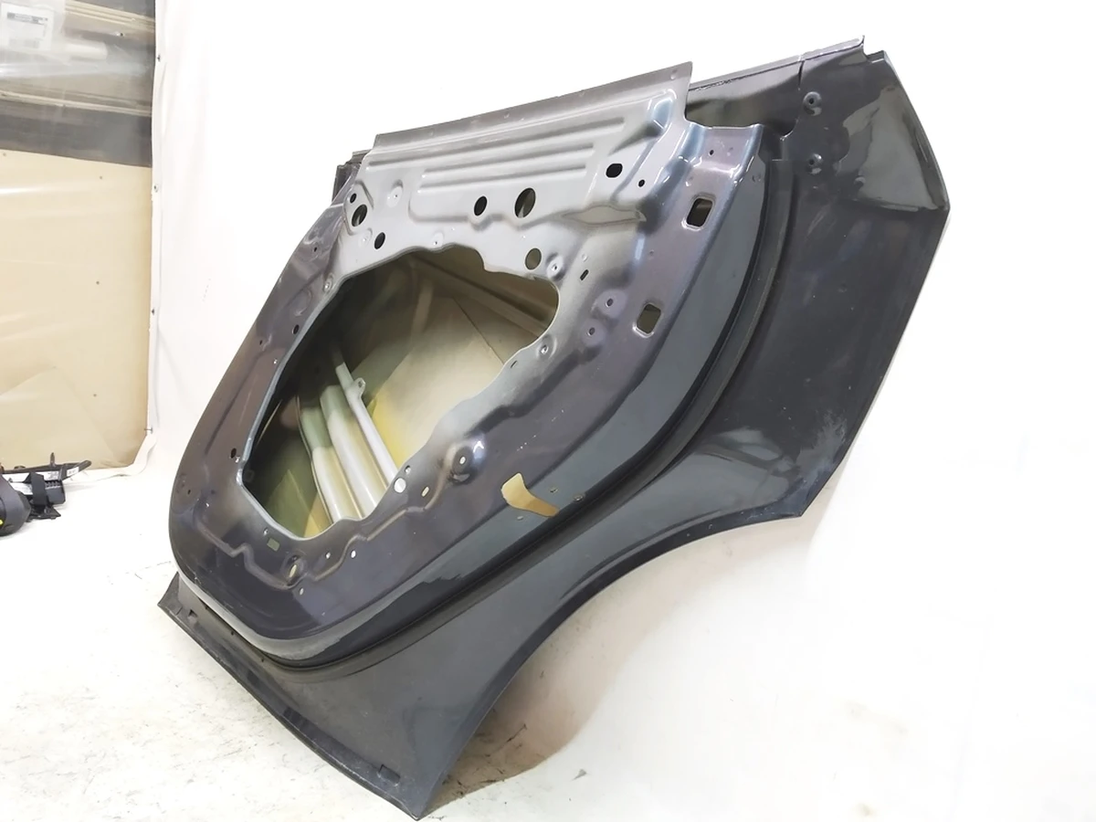 9 Двері задні права (метал) PMNG з ущільненням Tesla Model Y 1493562-12-A