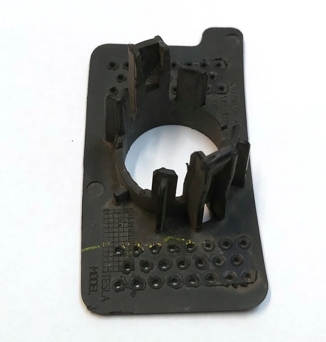 Кронштейн кріплення парктроніка S6 Tesla model Y 1493758-00-A