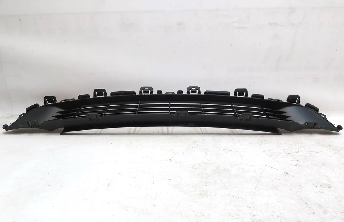 Решітка декоративна передня Tesla Model Y 1493759-00-A