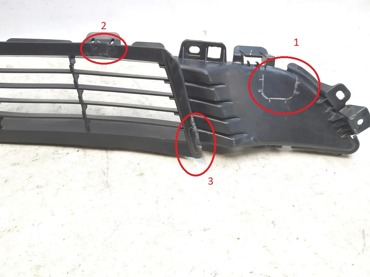 1 Решітка декоративна передня Tesla Model Y 1493759-00-A