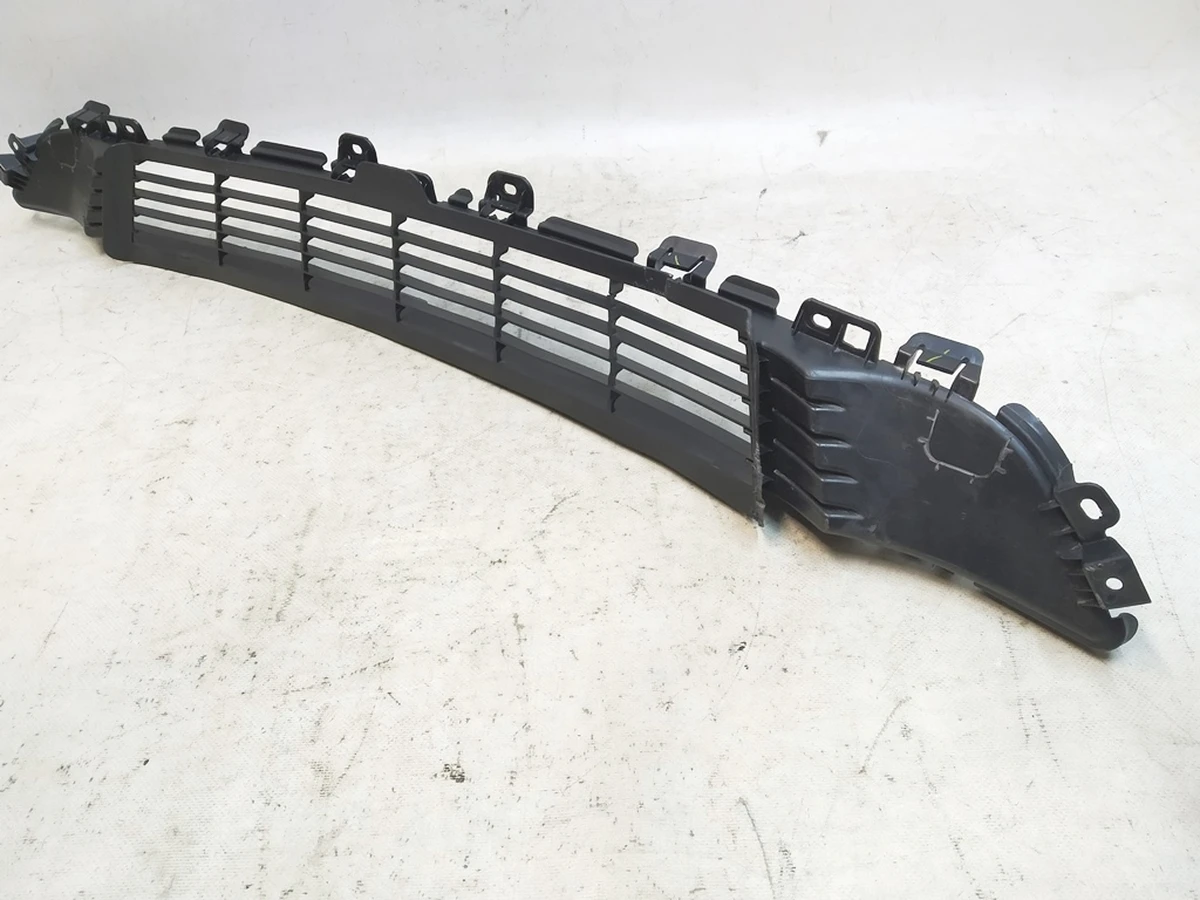 1 Решітка декоративна передня Tesla Model Y 1493759-00-A