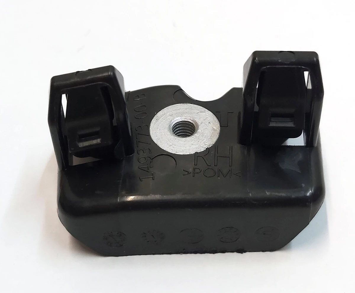 Кронштейн крила переднього правого Tesla model Y 1493773-00-B