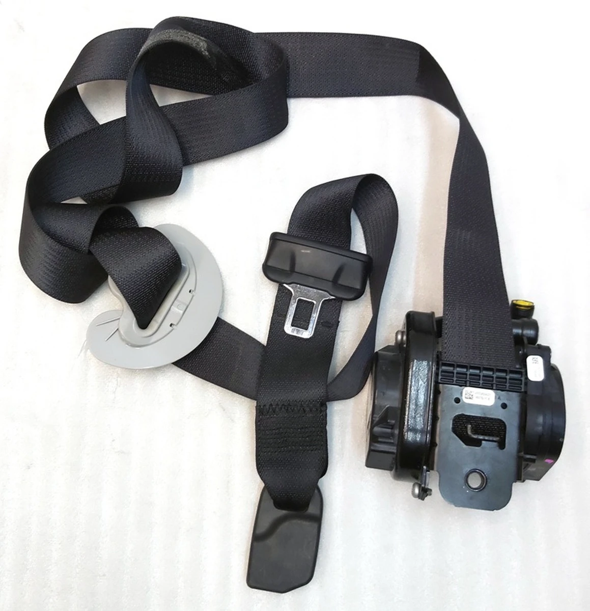 1 Ремінь безпеки передній лівий водійський (під відновлення) Tesla model Y 1493782-01-C