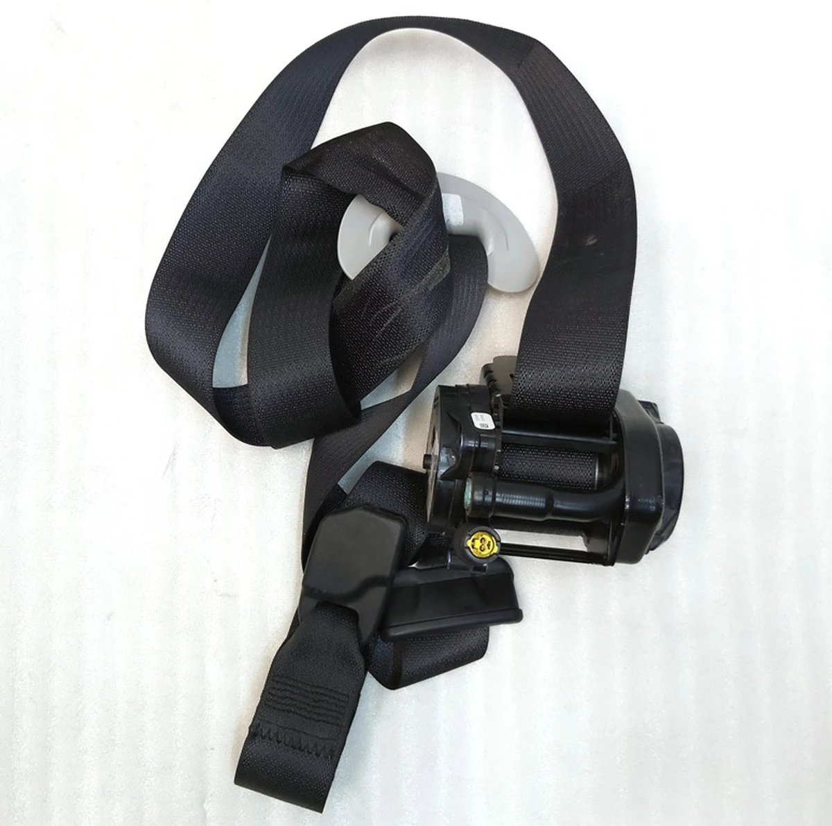 1 Ремінь безпеки передній лівий водійський (під відновлення) Tesla model Y 1493782-01-C