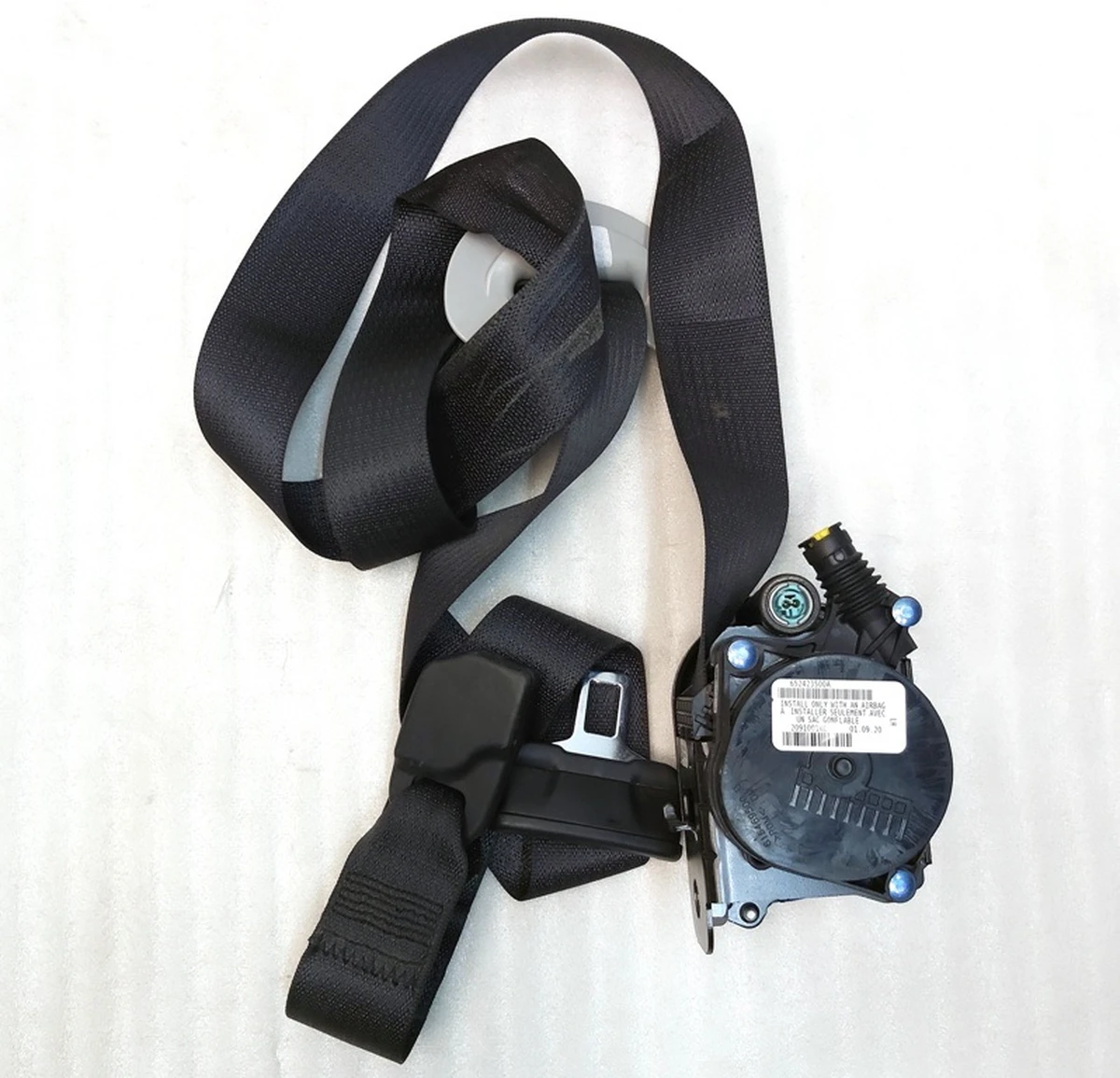 1 Ремінь безпеки передній лівий водійський (під відновлення) Tesla model Y 1493782-01-C