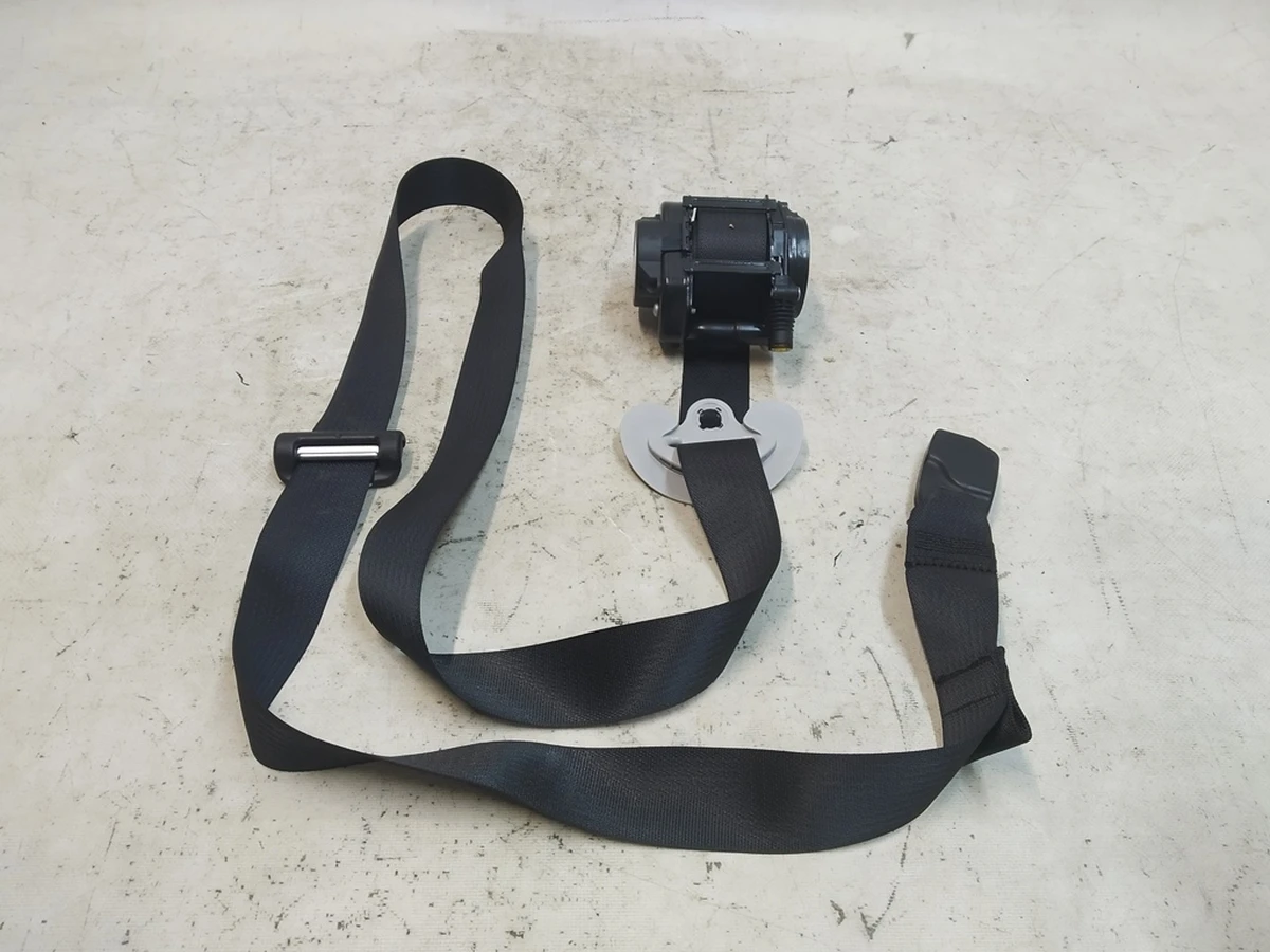 2 Ремінь безпеки передній правий пасажирський (під відновлення) Tesla model Y 1493783-01-C