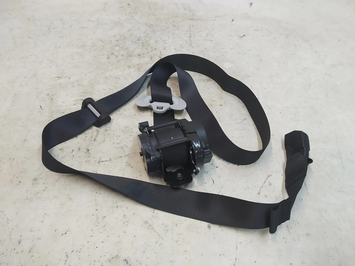 2 Ремінь безпеки передній правий пасажирський (під відновлення) Tesla model Y 1493783-01-C