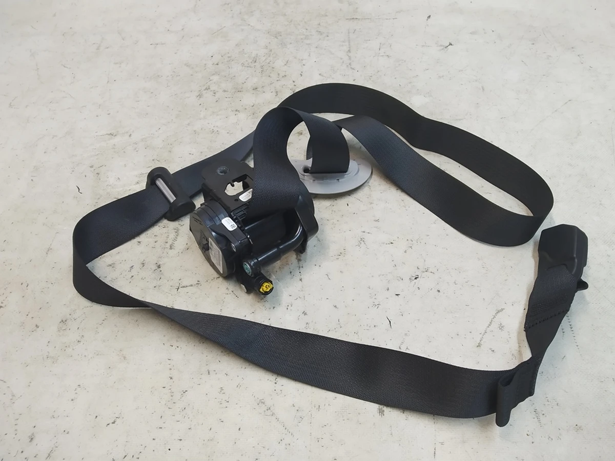 2 Ремінь безпеки передній правий пасажирський (під відновлення) Tesla model Y 1493783-01-C