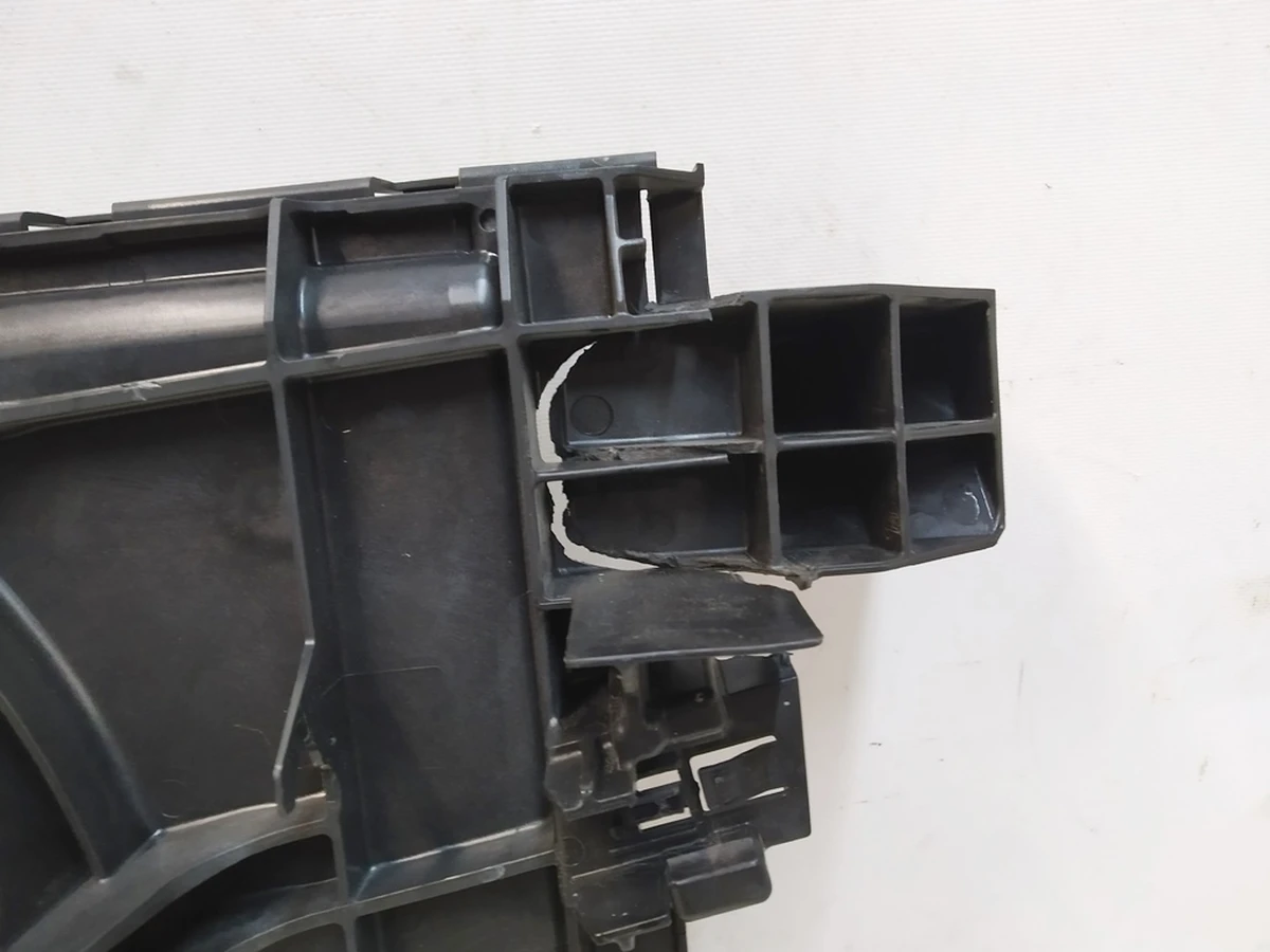 3 SHROUD OF COOLING FAN damaged Tesla Model 3, Model Y 1494179-00-B