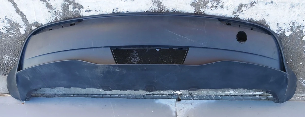 2 REAR FASCIA, LOWER structural (lip) with damage Tesla model Y 1494006-00-A