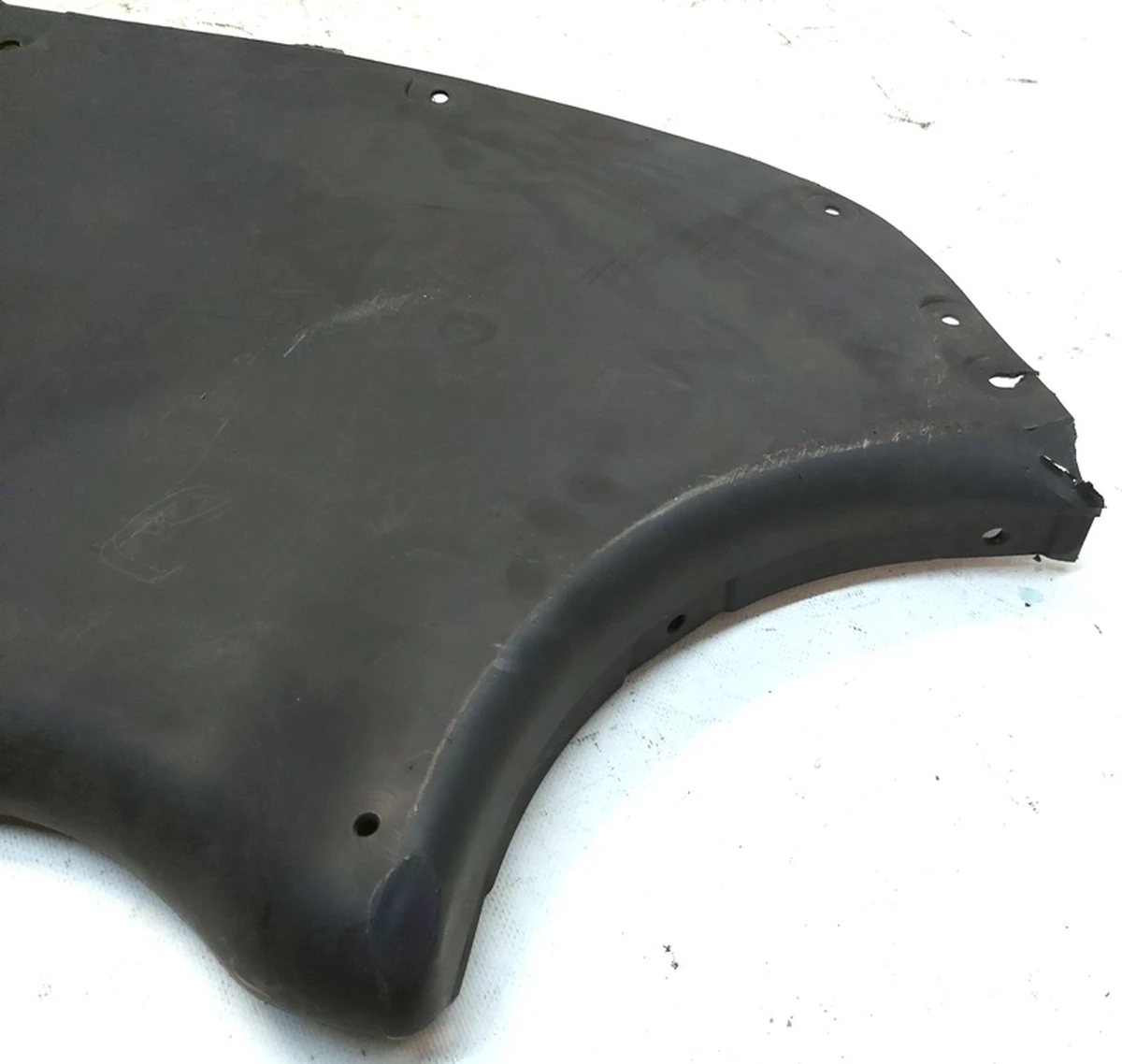 1 Дифузор заднього бампера нижній з пошкодженням Tesla model Y 1494007-00-A